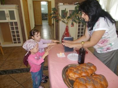 Первая младшая группа начала подготовку к осенним праздникам