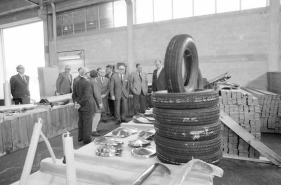 Сто лет отношений между Фордами и евреями