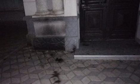 В Херсоні поліція встановлює особу підпалювача будівлі іудейської релігійної общини