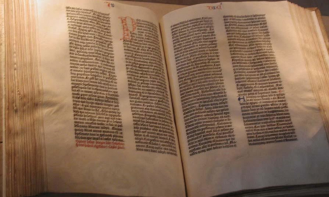 Утраченная 1000-летняя еврейская Библия найдена на полке каирской синагоги