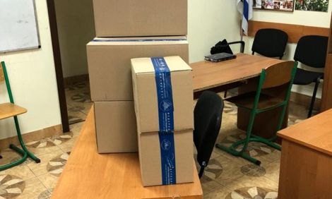 Еврейская община города Херсон Хабад Херсон получила и раздала наборы к празднику Шавуот.