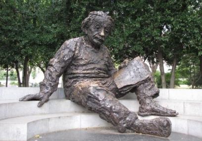 Необычный памятник