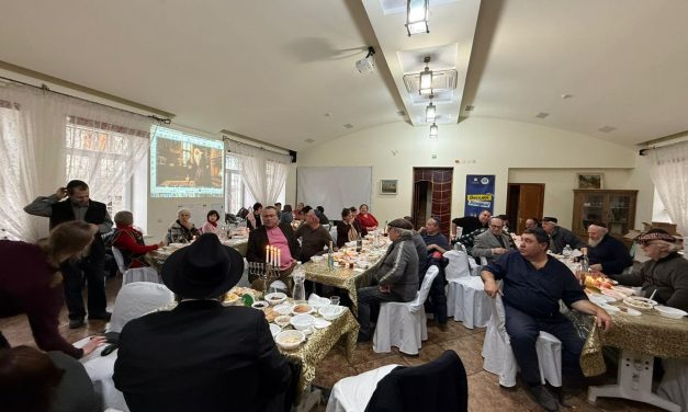 Світло Хануки в Херсоні