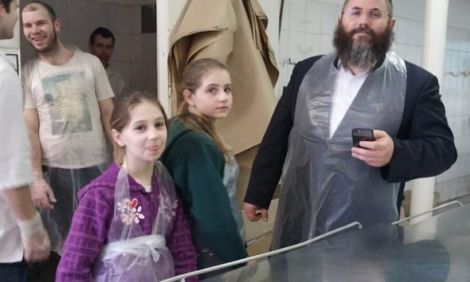 Поездка на пекарню мацы за мацой для Пасхального седера