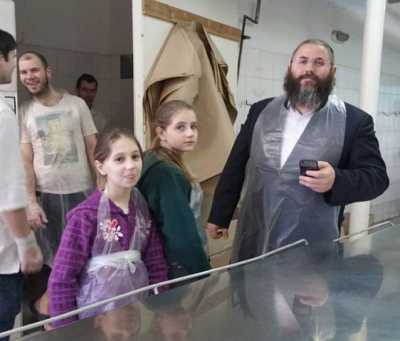 Поездка на пекарню мацы за мацой для Пасхального седера